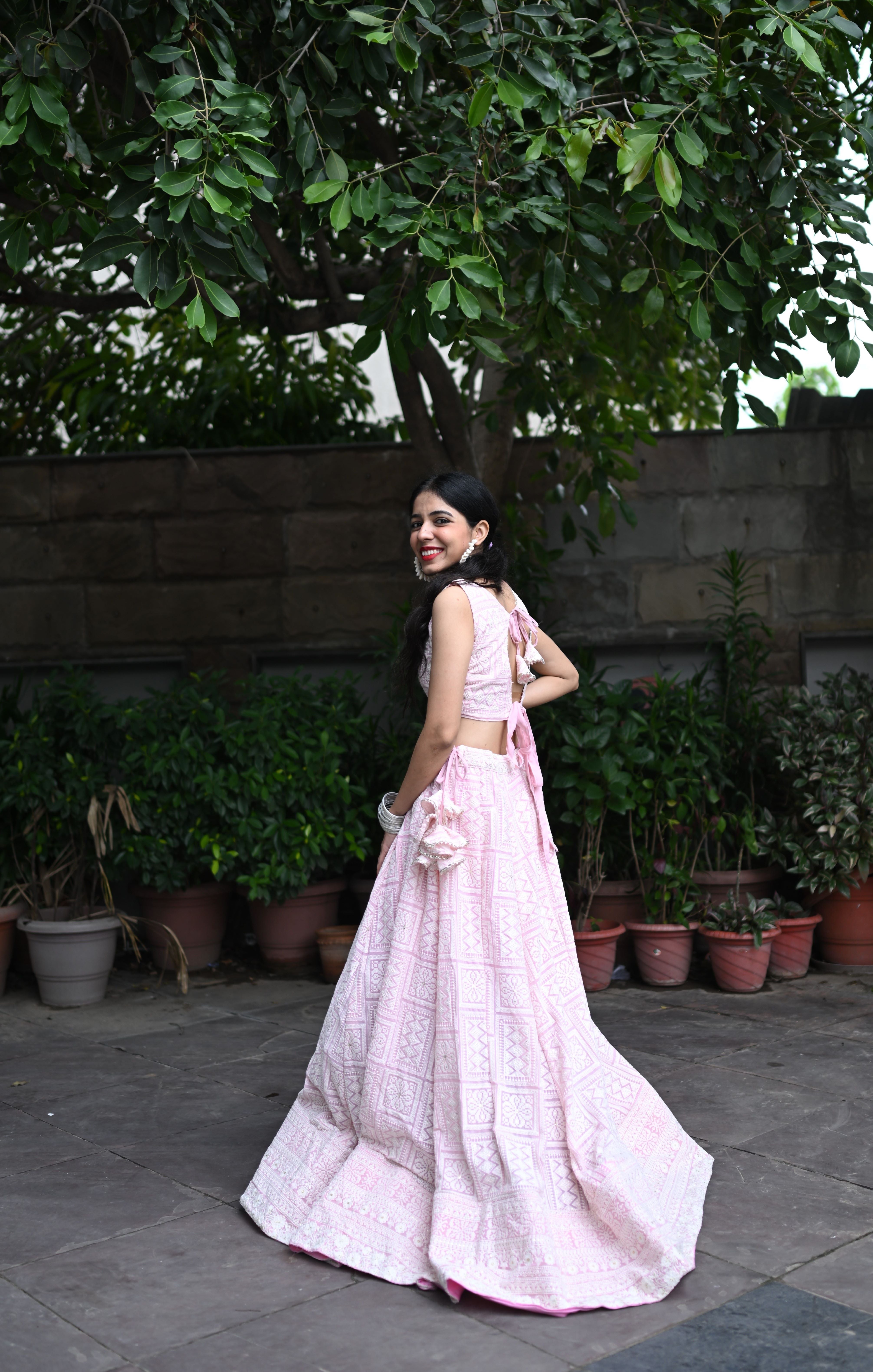 Lucknowi Chikankari Set